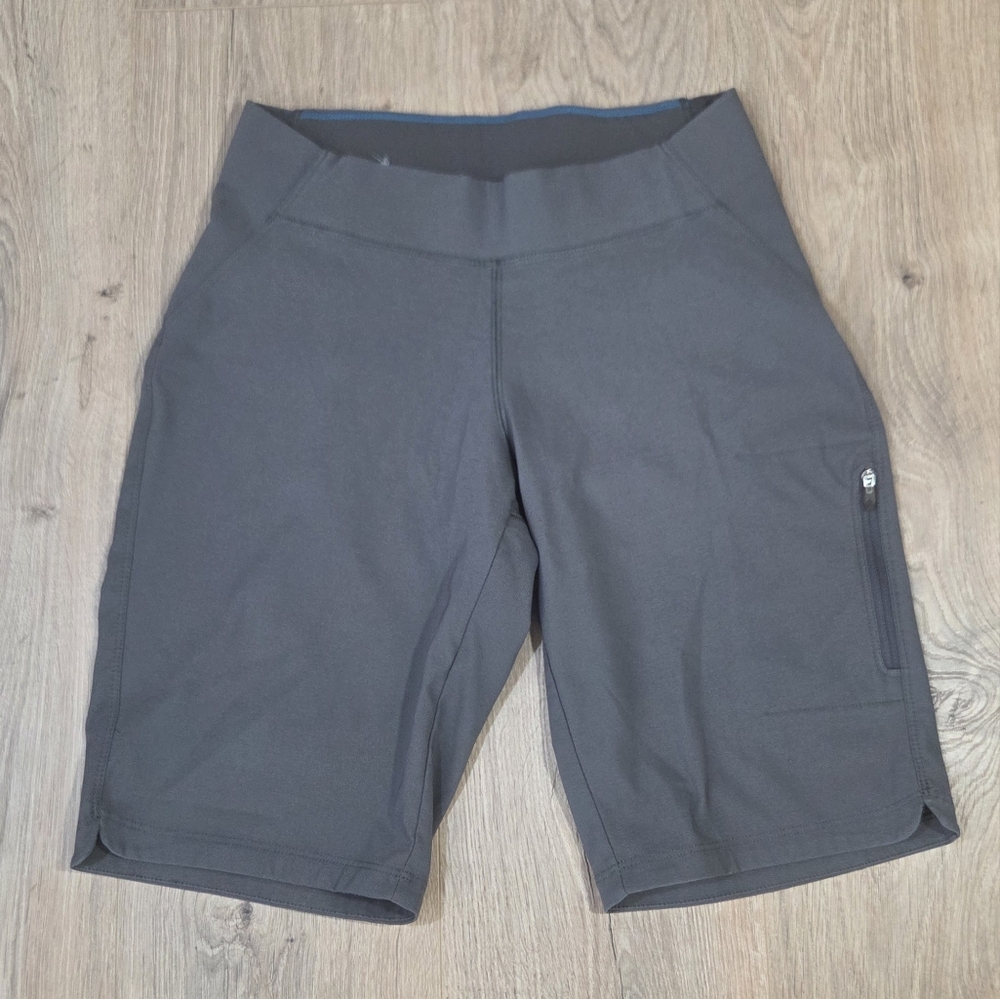 Columbia Gray Bike Shorts with Moisture-Wicking Fabric